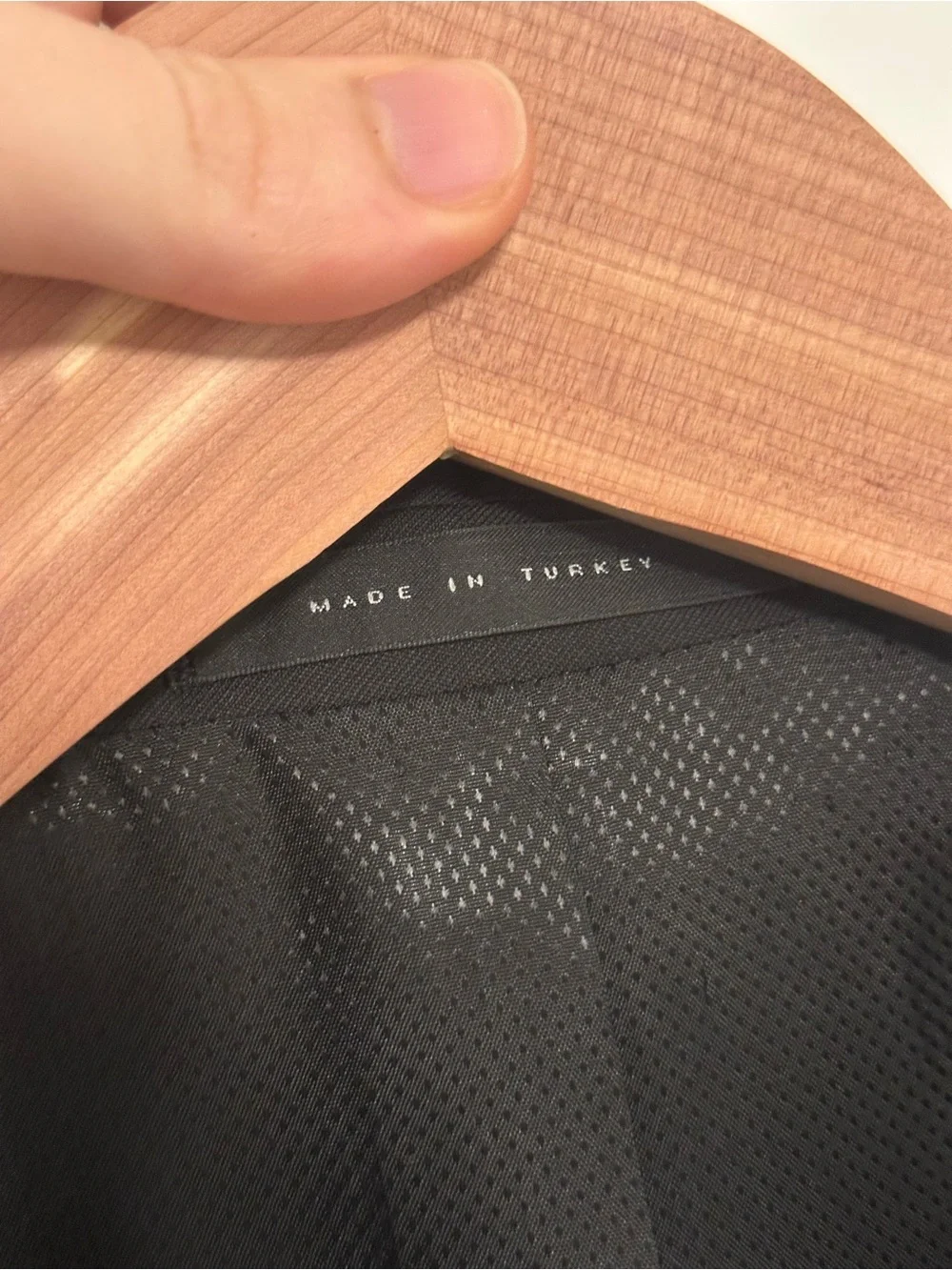 Hugo Boss 38R - 32W Ryan - Wave Black 100% Virgin Wool Suit